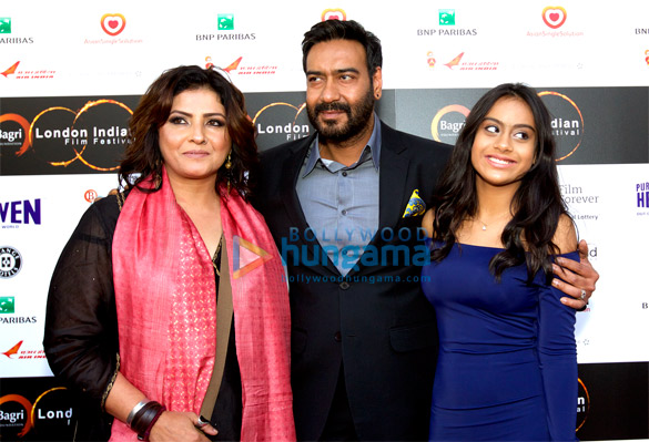 ajay others grace the premiere of parched 2