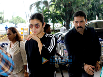Alia Bhatt leaves to shoot for Jai Jawan at the Indian border