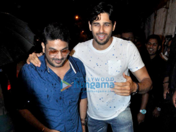 Shah Rukh Khan, Sidharth Malhotra, Kangna Ranaut & others at Anand L. Rai's birthday bash