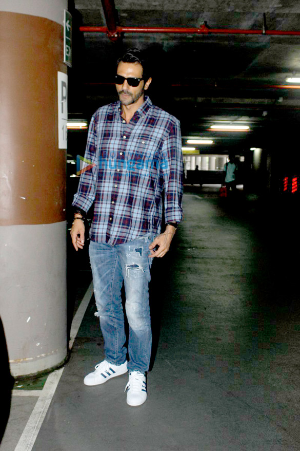 arjun sushant snapped at the airport 1