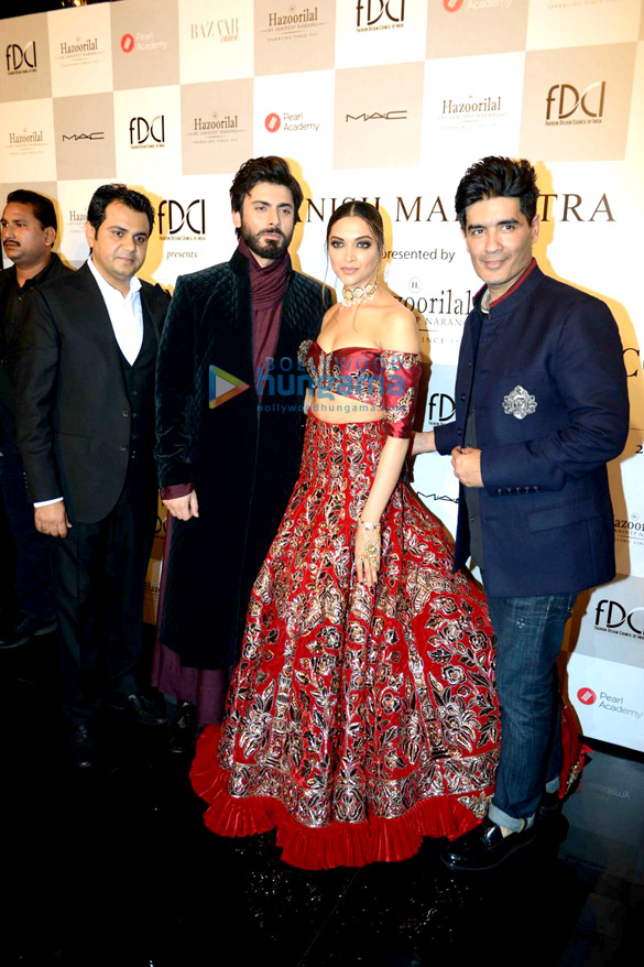 deepika fawad walk the ramp for manish 11