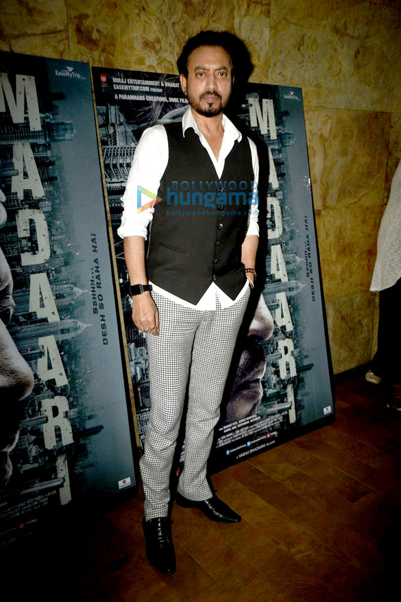 deepika ranveer others at screening of madaari 8