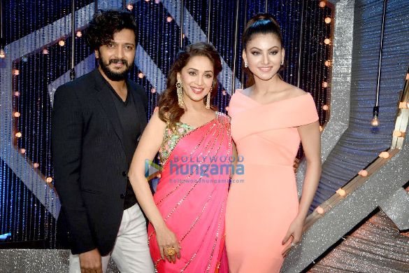 Promotions of ‘Great Grand Masti’ on the sets of Madhuri Dixit’s SYTYCD Promotions of ‘Great Grand Masti’ on the sets of Madhuri Dixit’s SYTYCD