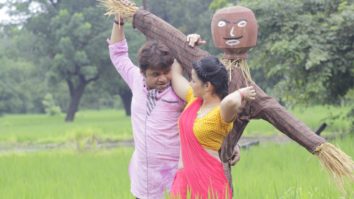 Bepanhaa Tum Ko Chahe