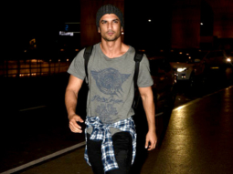 Sushant Singh Rajput & Kriti Sanon depart for Mauritius