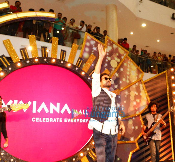 irrfan promotes madaari at viviana mall 2