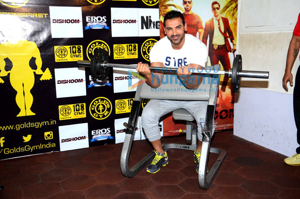 john abraham varun dhawan promote dishoom at a local gym 3