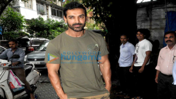 John Abraham snapped at Pali Village Cafe