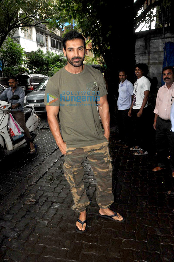 John Abraham snapped at Pali Village Cafe