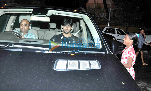 kareena sidharth snapped at karans house 4