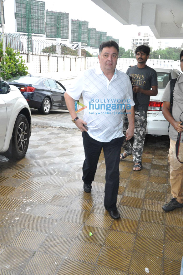 Prayer meet of Raveena Tandon’s father-in-law Kundan Thadani