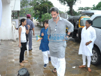Prayer meet of Raveena Tandon's father-in-law Kundan Thadani