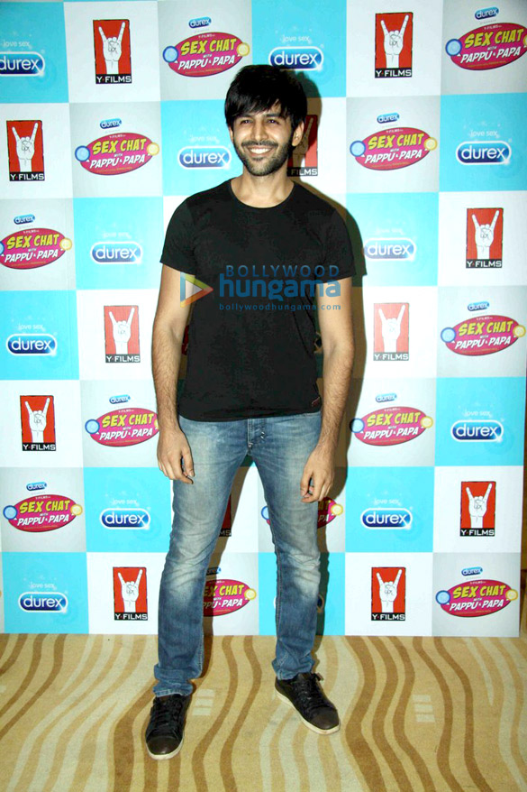 ranveer singh graces the screening of yrfs short film sex chat with pappu papa 11
