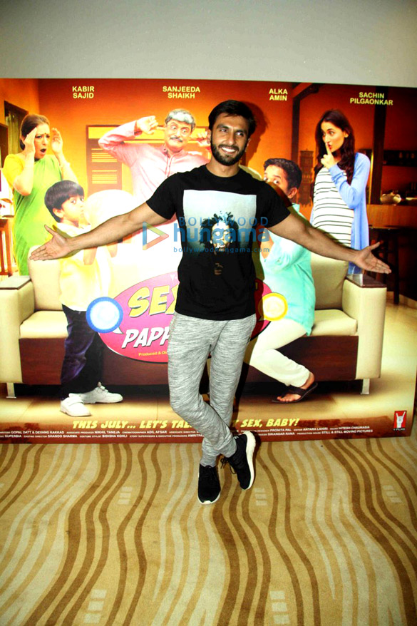 ranveer singh graces the screening of yrfs short film sex chat with pappu papa 6