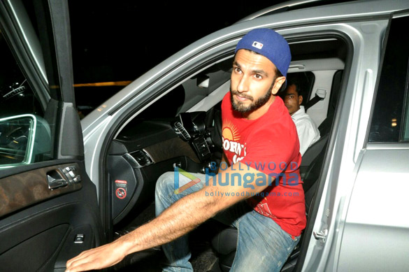 ranveer singh snapped post dinner in bandra 6