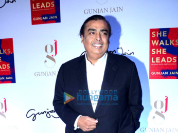 Shah Rukh Khan & Nita Ambani unveil Gunjan Jain's book 'She Walks She Leads'