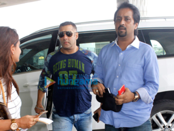 Salman Khan snapped on his way to Delhi