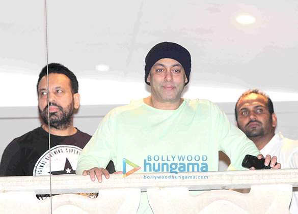 Salman Khan waves and greets his admirers on Eid in Mumbai