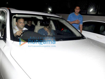 Shah Rukh Khan & Ritesh Sidhwani snapped post meeting with Rakesh Roshan