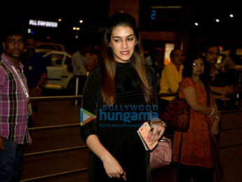 Sushant Singh Rajput & Kriti Sanon depart for Mauritius