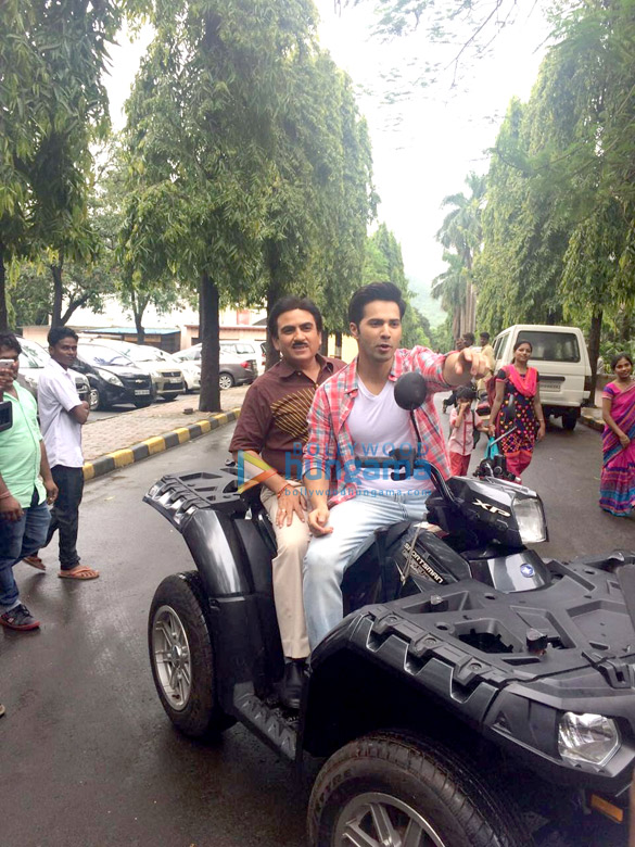 varun dhawan promotes dishoom on taarak mehta ka ooltah chashmah 2 2