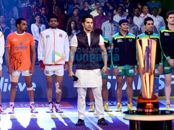 Varun Dhawan & Jacqueline Fernandez promote 'Dishoom' on Pro Kabaddi League Season 4