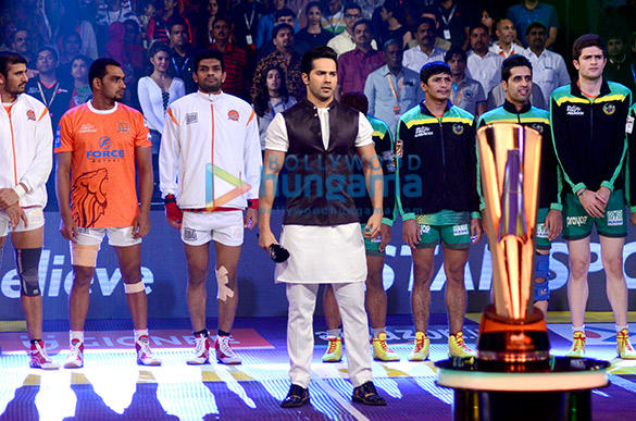 Varun Dhawan & Jacqueline Fernandez promote ‘Dishoom’ on Pro Kabaddi League Season 4 Varun Dhawan & Jacqueline Fernandez promote ‘Dishoom’ on Pro Kabaddi League Season 4