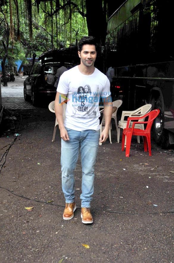 varun snapped at dishoom promotions 6