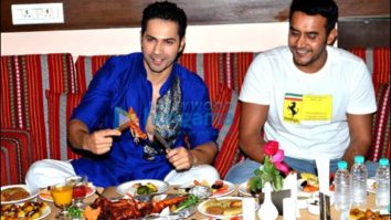 Check out: Varun Dhawan visits Mohammad Ali Road for Iftar party