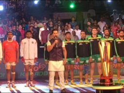 After Sunny Leone, Varun Dhawan sings the national anthem at the Pro Kabaddi event