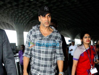 Akshay Kumar, Abhishek Bachchan & Pooja Hegde snapped at the airport