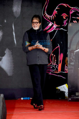 Amitabh Bachchan promotes 'Pink' at Narsee Monjee College