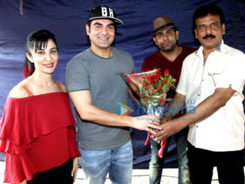 Arbaaz Khan celebrates his birthday with the team of 'Yea Toh Two Much Ho Gayaa' at Mehboob Studio