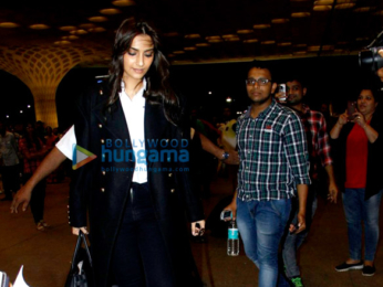 Ayushmann Khurrana & Sonam Kapoor snapped at the airport