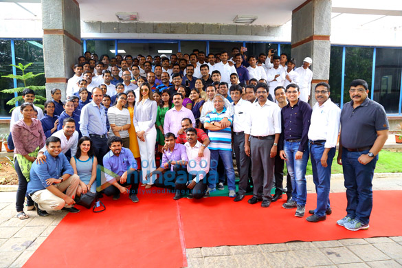 deepika visits wrigleys factory in bangalore 6