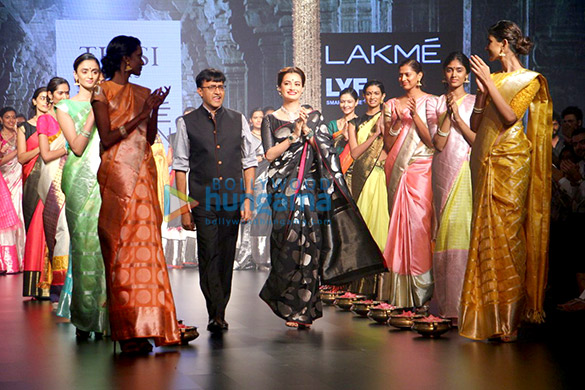 dia mirza at lakme fashion week 2016 4