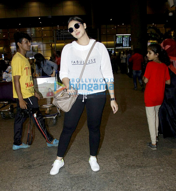 huma qureshi radhika apte snapped at the airport 6