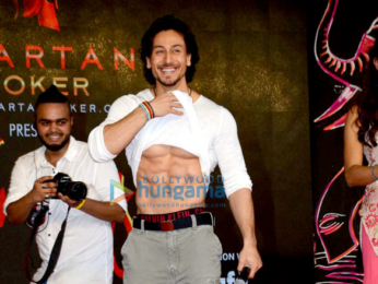 Jacqueline Fernandez & Tiger Shroff promote 'A Flying Jatt' at Narsee Monjee College