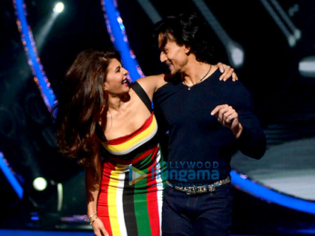 Jacqueline Fernandez & Tiger Shroff promote 'A Flying Jatt' on Jhalak Dikhhla Jaa 9