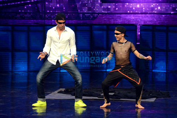 promotions of mohenjo daro on the sets of dance 5