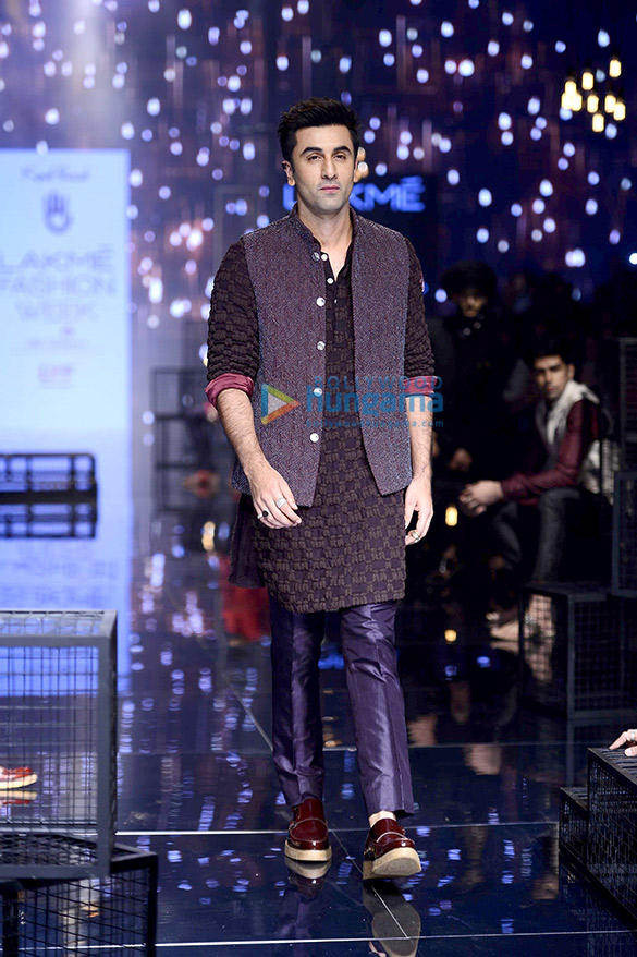 ranbir kapoor walks for kunal rawal at lakme fashion week 2016 2