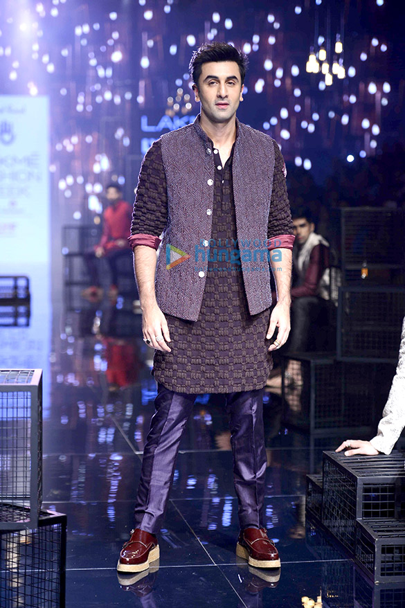 ranbir kapoor walks for kunal rawal at lakme fashion week 2016 6