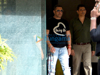 Salman Khan and family snapped post Raksha Bandhan celebrations at Arpita Khan's house