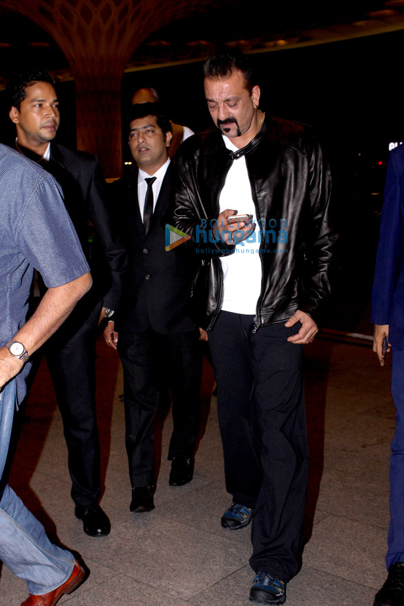 sanjay dutt snapped at the airport 2