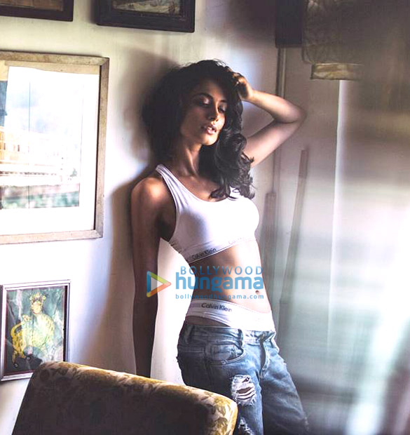 sarah jane dias 02