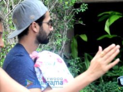 Shahid Kapoor leaves hospital with his newborn baby girl