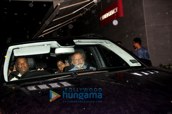 shahid kapoors family visit the hospital to meet mira rajput and the newly born baby girl 3