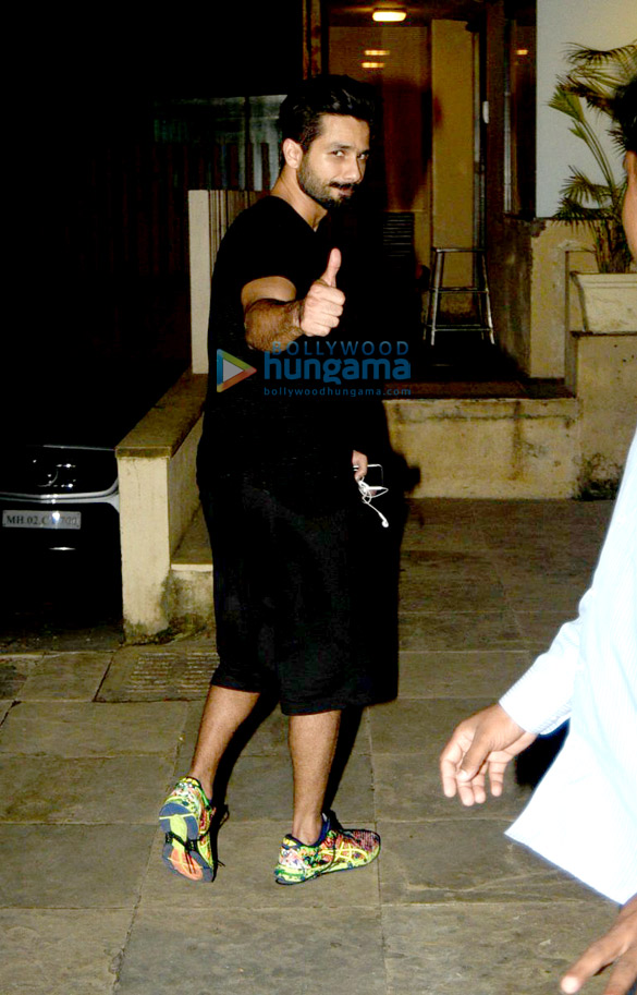 shahid snapped obliging his fans with a selfie 5