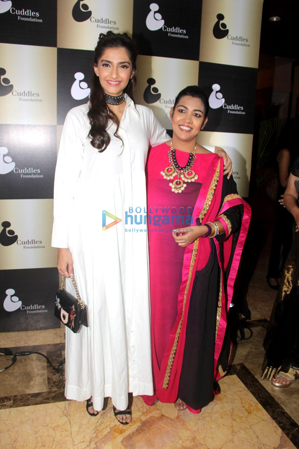 Sonam Kapoor graces ‘Cuddles Foundation’ fundraiser Sonam Kapoor graces ‘Cuddles Foundation’ fundraiser