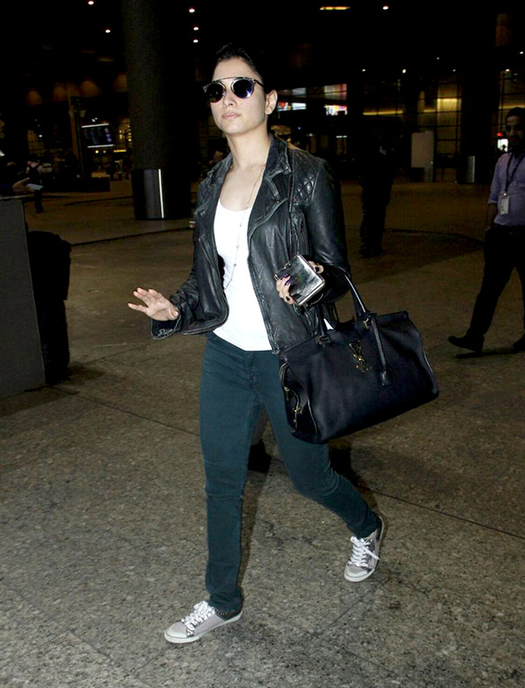 tamannaah bhatia amyra dastur snapped at the domestic airport